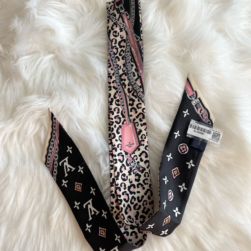 Louis Vuitton Wild at Heart Twilly - Brand New
